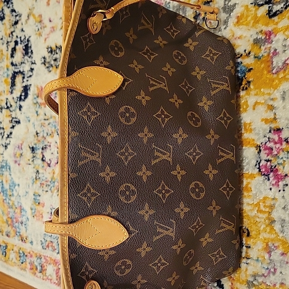 Louis Vuitton Monogram Neverfull PM - Picture 5 of 13